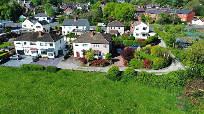 3 Bedroom Semi-Detached House For Sale In Woodland View, Childer Thornton, CH66