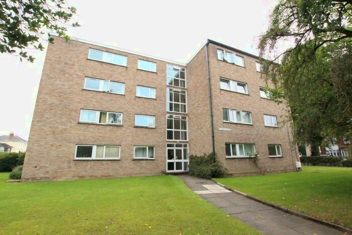 2 Bedroom Flat To Rent In All Saints Villas Road, Fairview, Cheltenham, GL52