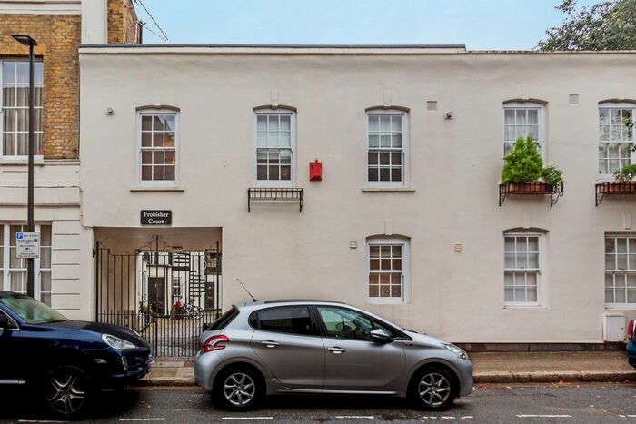 2 Bedroom Flat To Rent In Frobisher Court, Old Woolwich Road, Greenwich, SE10
