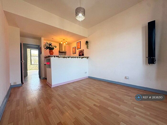 2 Bedroom Flat To Rent In Killearn Street, Glasgow, G22