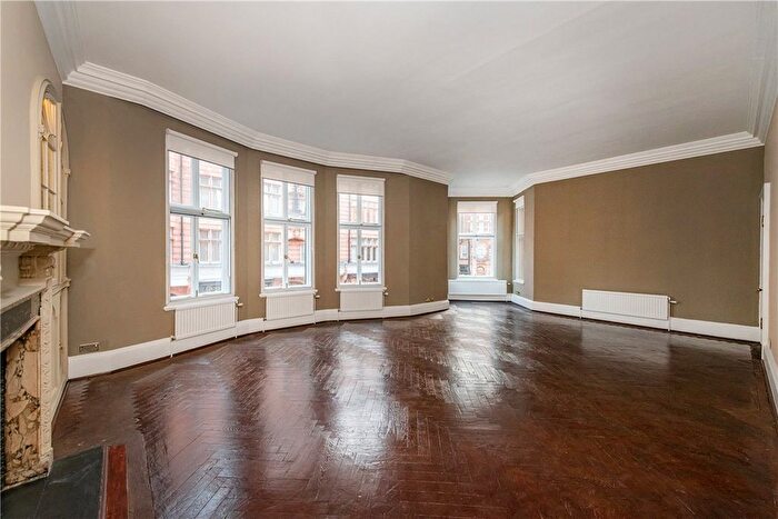 3 Bedroom Flat To Rent In Mount Street, Mayfair, London, W1K