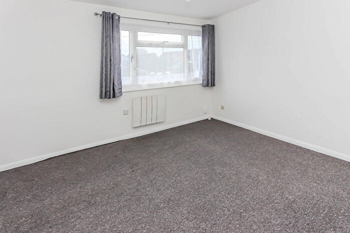 3 Bedroom Semi-Detached House For Sale In Wantage Road, Irchester, NN29