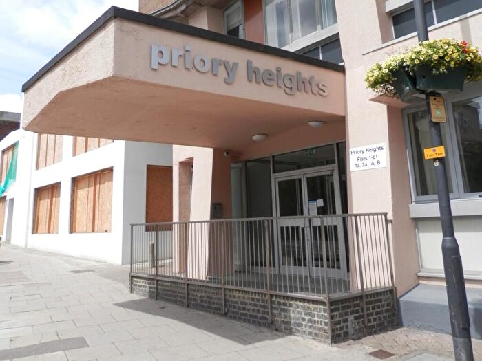 1 Bedroom Flat To Rent In Priory Heights, Dunstable, LU5
