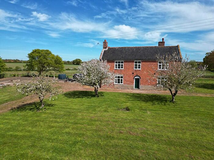 4 Bedroom Farm House For Sale In Dulls Road, Ellingham, NR35
