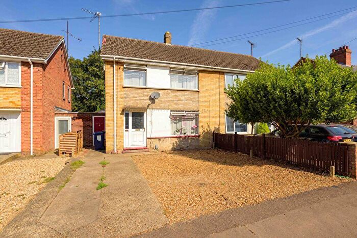 3 Bedroom Semi-Detached House For Sale In Sefton Avenue, Walsoken, Wisbech, Cambridgeshire, PE13