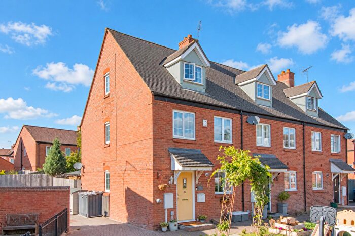 3 Bedroom End Of Terrace House For Sale In Buttercup Road, Desborough, NN14