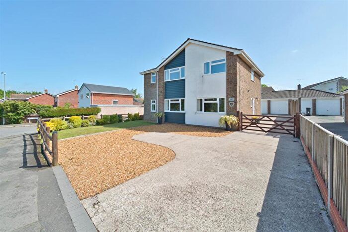 4 Bedroom Detached House For Sale In Engine Lane, Nailsea, BS48