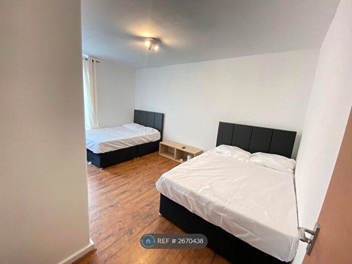 2 Bedroom Flat To Rent In Boundary St, London, E2