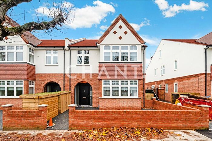 5 Bedroom Semi-Detached House To Rent In Abbey Road, London, EN1