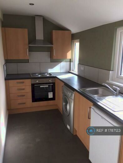 1 Bedroom Flat To Rent In Grange Avenue, Leeds, LS7