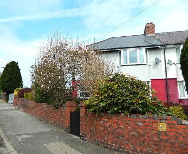 3 Bedroom Semi-Detached House For Sale In Badminton Grove, Ebbw Vale, NP23