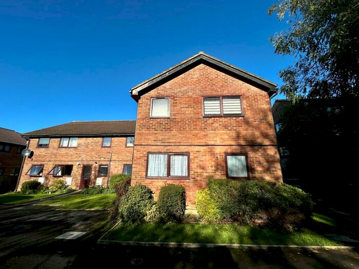 1 Bedroom Flat To Rent In Gibson Court, Lewes, BN7