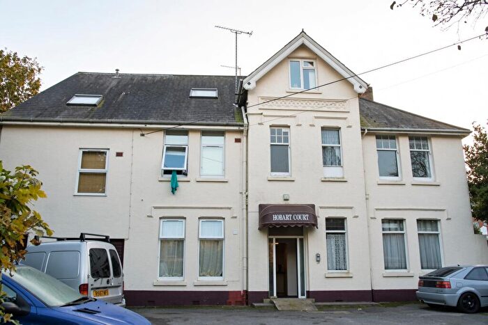 Studio To Rent In Hobart Court, Surrey Road, Bournemouth, Bournemouth Christchurch Poole, BH2