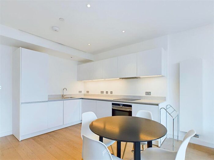 1 Bedroom Flat To Rent In Highgate Hill, London, N19