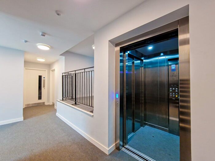 3 Bedroom Flat To Rent In Foster Street, London, NW4