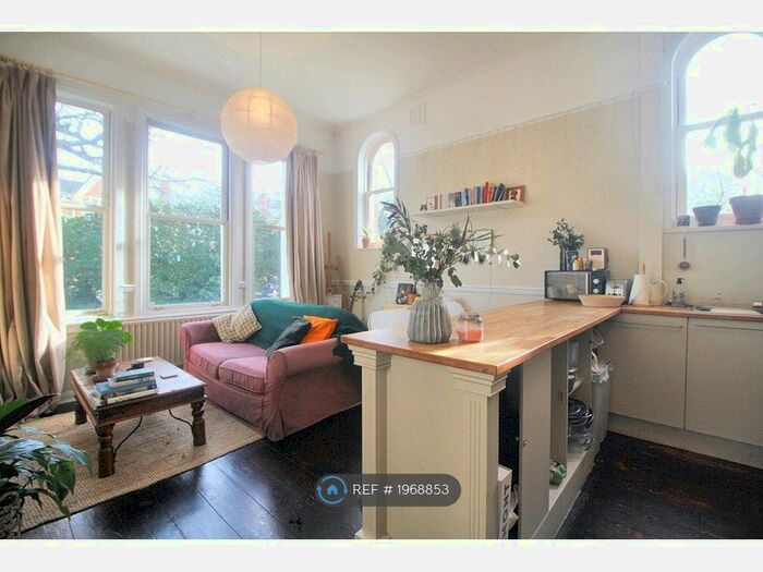 1 Bedroom Flat To Rent In Wood Vale, London, SE23