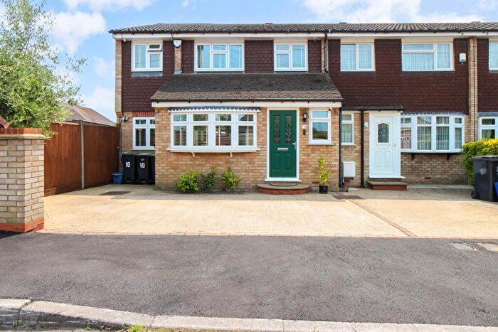 4 Bedroom End Of Terrace House For Sale In Valley Close, Waltham Abbey, EN9