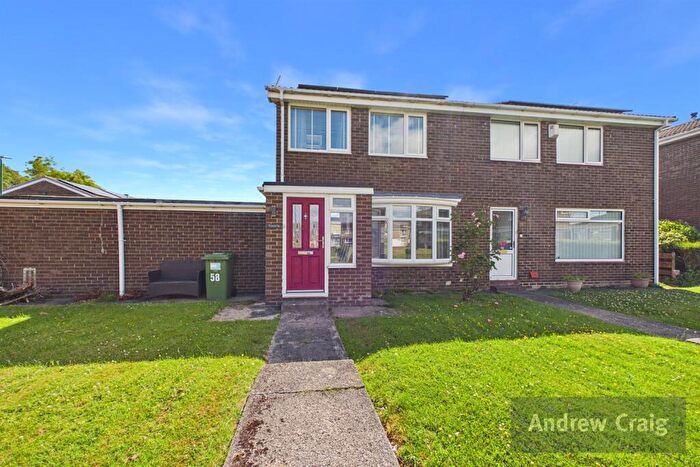 3 Bedroom Semi-Detached House For Sale In Leicester Way, Jarrow, NE32