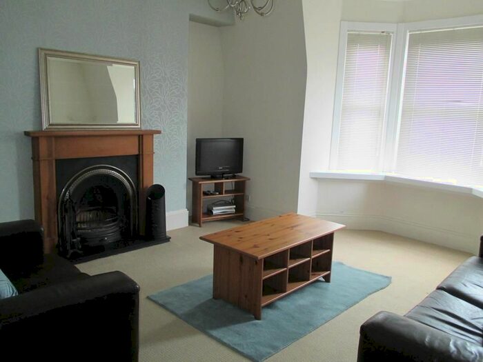 2 Bedroom Flat To Rent In Kirkbrae, Cults AB15