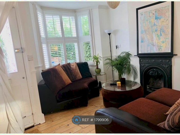 2 Bedroom Terraced House To Rent In Goat Lane, Enfield, EN1