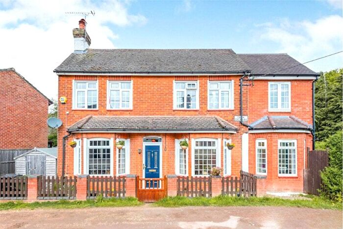 4 Bedroom Country House To Rent In Hillside Road, Ash Vale, Surrey, GU12
