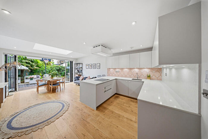 3 Bedroom Terraced House For Sale In Crystal Palace Road, London, SE22