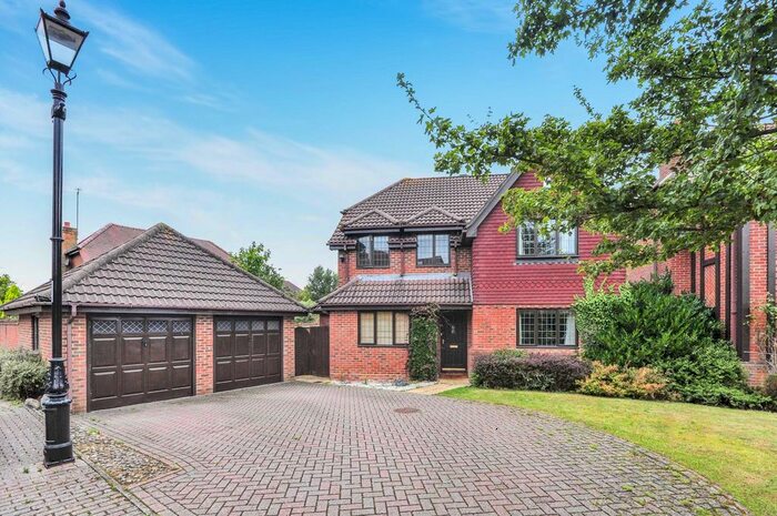 4 Bedroom Detached House To Rent In Hatchlands, Horsham, RH12