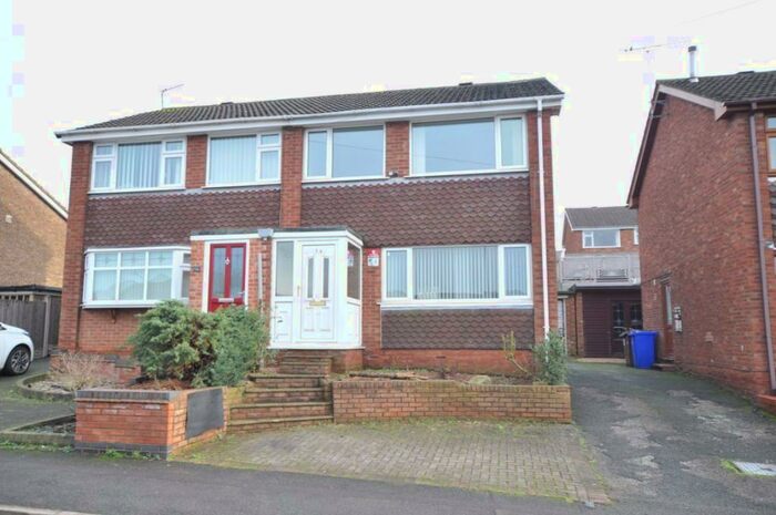 3 Bedroom House To Rent In Ridgeway Road, DE15