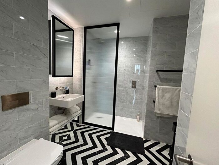 Studio To Rent In Wards Place, London, E14