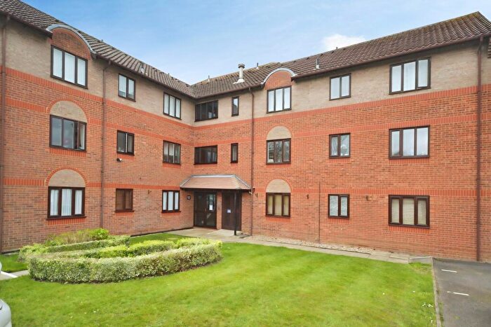 2 Bedroom Apartment For Sale In Capel Drive, Felixstowe, Suffolk, IP11