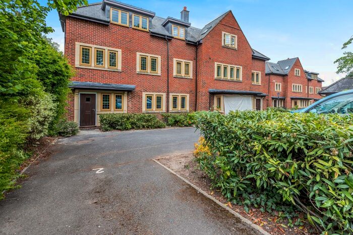 2 Bedroom Apartment To Rent In London Road, Ascot, SL5