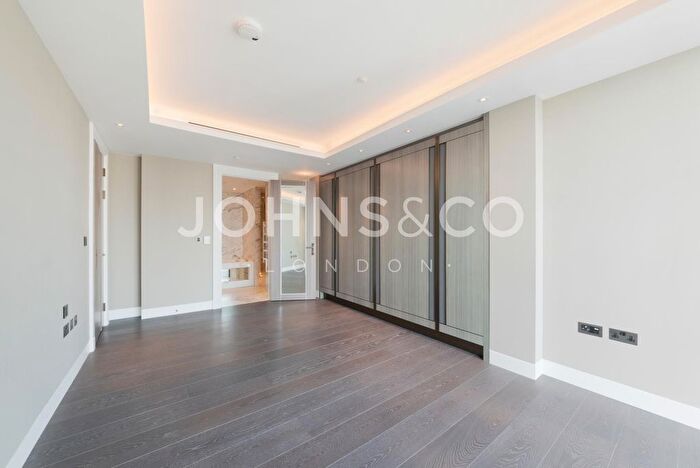 3 Bedroom Flat To Rent In Maine Tower, Canary Wharf, London, E14