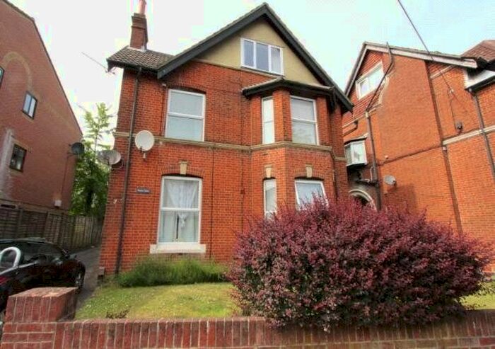 1 Bedroom Flat To Rent In Court Road, Southampton, Hampshire, SO15