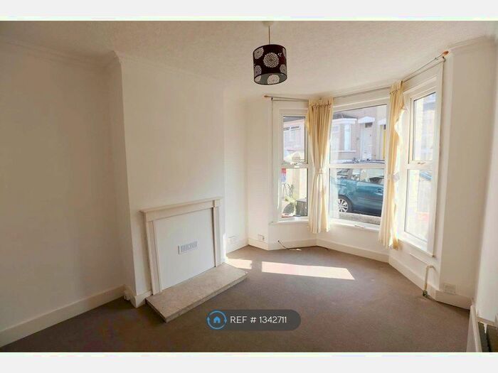 3 Bedroom Terraced House To Rent In Cecil Road, Rochester, ME1