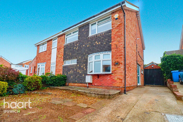 3 Bedroom Semi-Detached House For Sale In Chatsworth Crescent, Ipswich, IP2