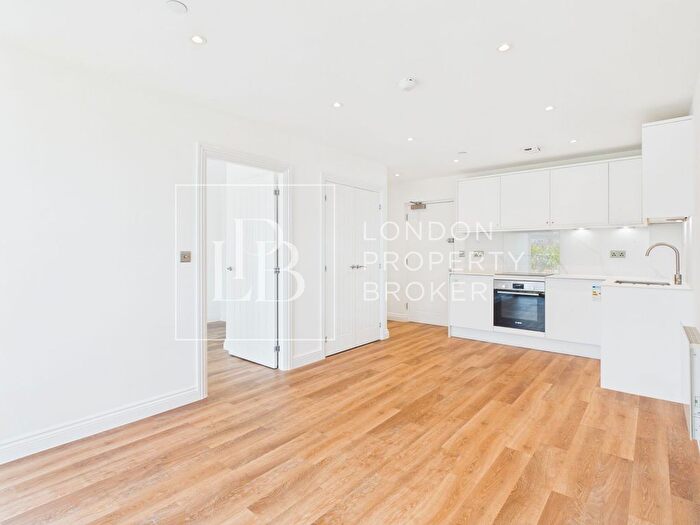 1 Bedroom Flat To Rent In Golden House, Power Closer, GU1