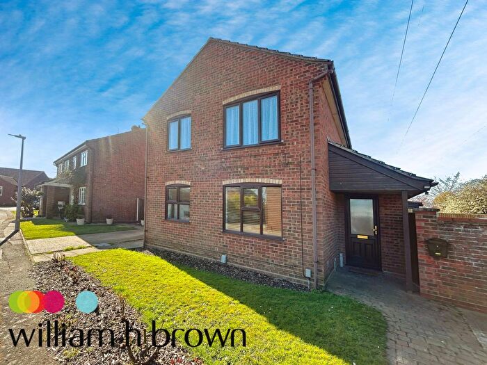 2 Bedroom Maisonette To Rent In Poppy Gardens, Colchester, CO2