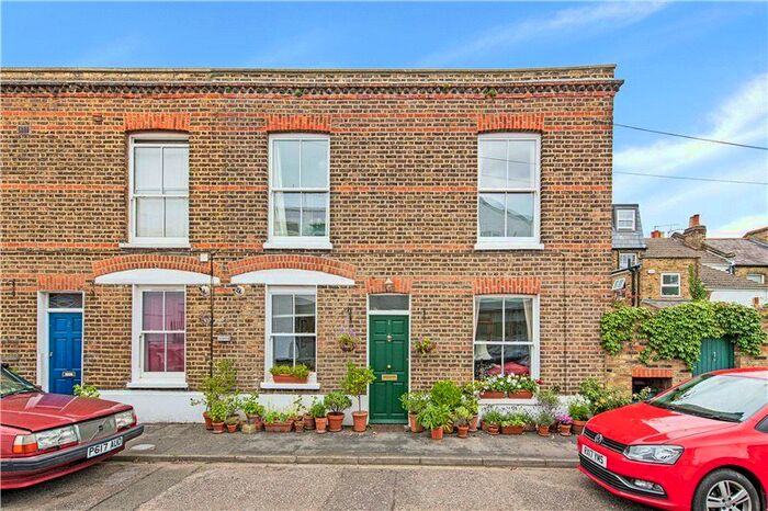 2 Bedroom Detached House To Rent In Glentham Cottages, Barnes, London, SW13
