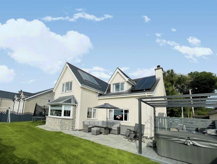 6 Bedroom Detached House For Sale In Off Holyhead Road, Pentre-Berw, LL60