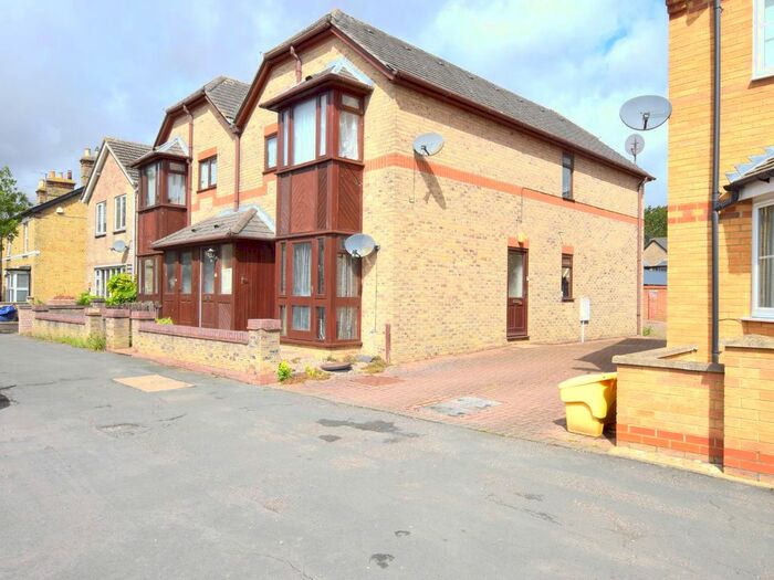 2 Bedroom Flat To Rent In High Street, Warboys, Huntingdon PE28