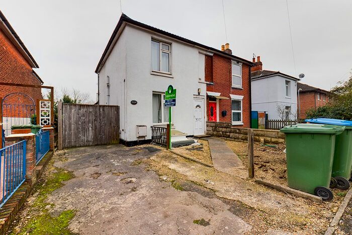 5 Bedroom Semi-Detached House To Rent In Osborne Road North, Southampton, Hampshire, SO17