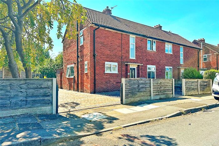 3 Bedroom Semi-Detached House For Sale In Hawthorn Road, Droylsden, Manchester, Greater Manchester, M43
