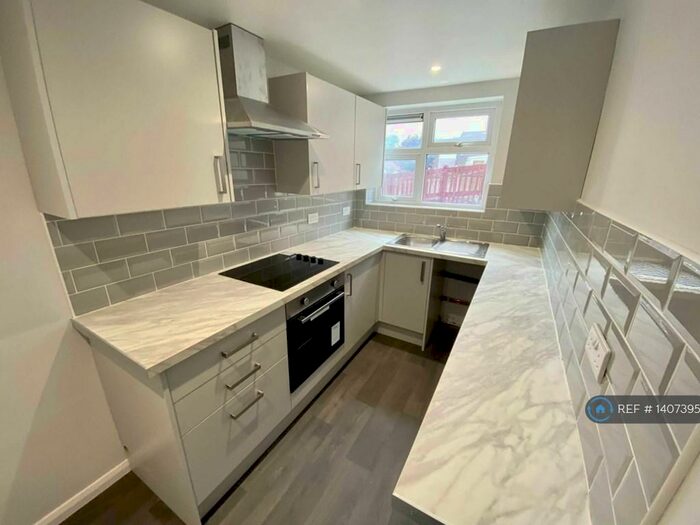 1 Bedroom Flat To Rent In Ullswater Way, Rossendale, BB4