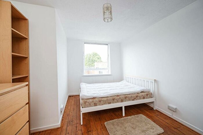 2 Bedroom Flat To Rent In Mansford Street, Bethnal Green, London, E2