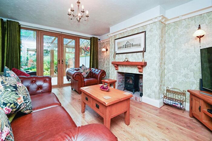 4 Bedroom Semi-Detached House For Sale In Greenleas Road, Wallasey, CH45