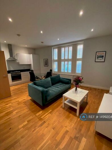 2 Bedroom Flat To Rent In Balham High Road, London, SW12