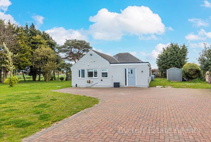 3 Bedroom Detached Bungalow For Sale In The Heath, Filby, NR29