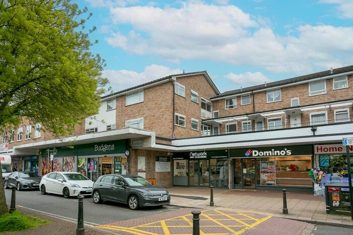 3 Bedroom Flat To Rent In High Road, Bushey Heath, Bushey, Hertfordshire, WD23