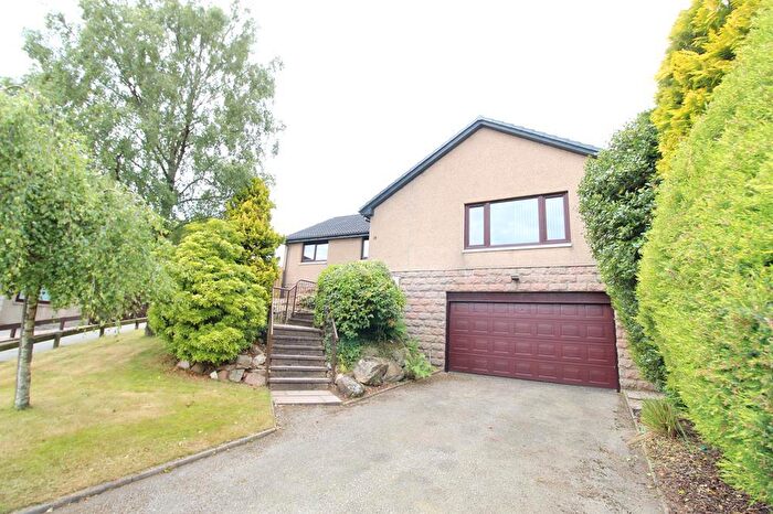 4 Bedroom Bungalow To Rent In Craigston Place, Westhill, AB32