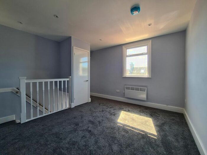 1 Bedroom Flat To Rent In Gordon Road, Chatham, ME4
